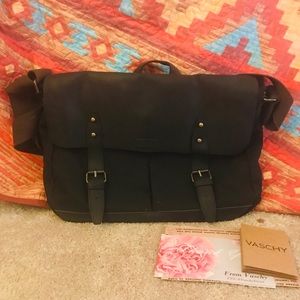 ‼️NWT Vaschy Messenger Satchel